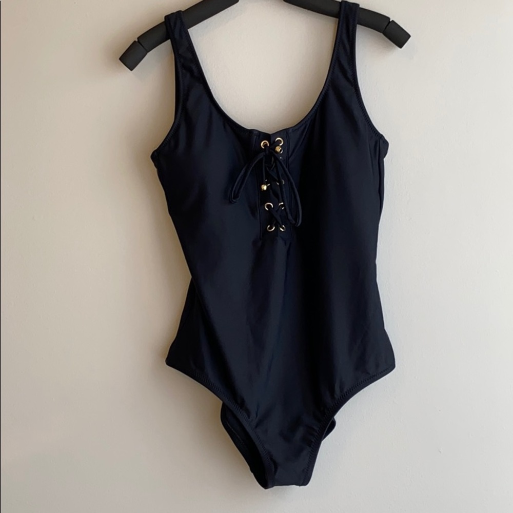 Black one piece swim suit 🖤